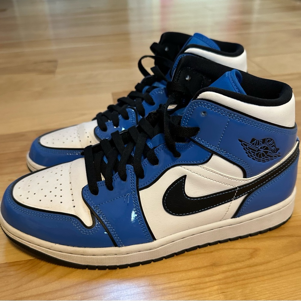 Nike Air Jordan 1 Mid SE ‘Signal Blue’ Men’s size 8.5
